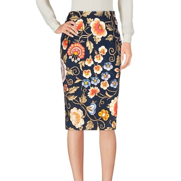 BLUMARINE BLUGIRL FOLIES Pencil  Skirt Dark Blue Floral Size 2 New - Picture 1 of 6
